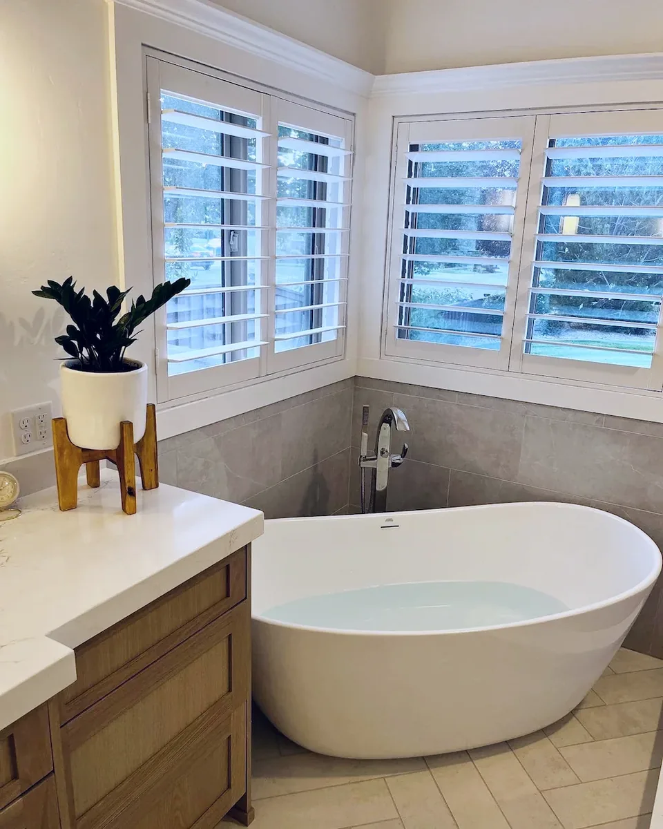 Tub & tile detail